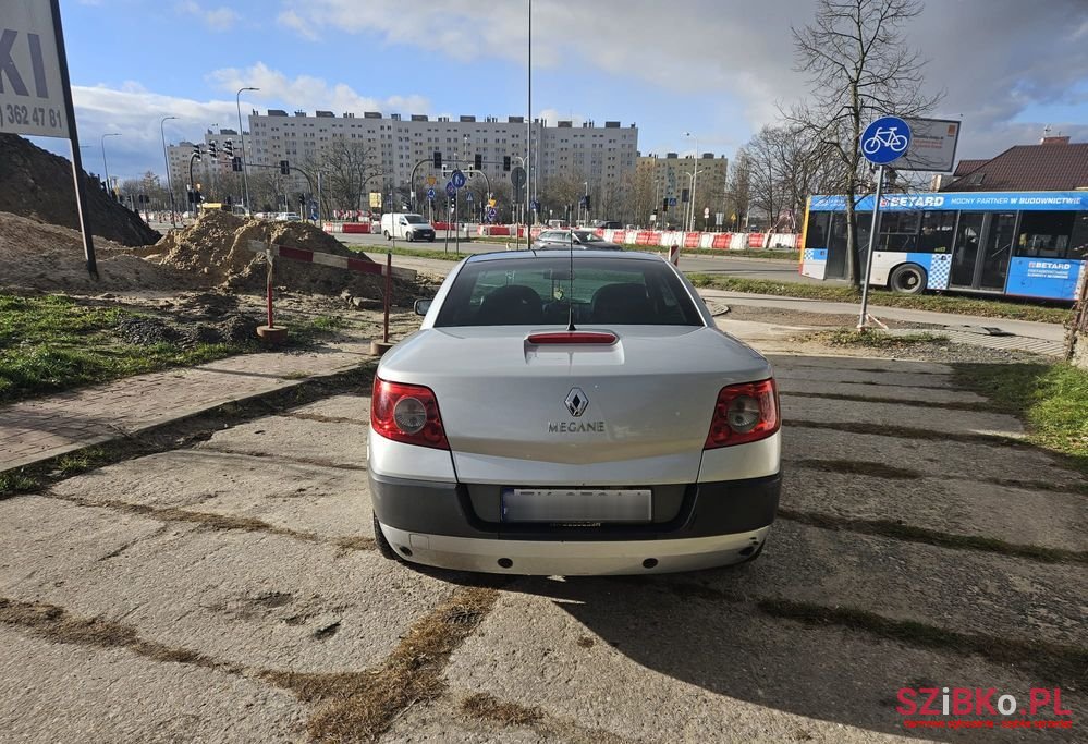 2005' Renault Megane photo #2