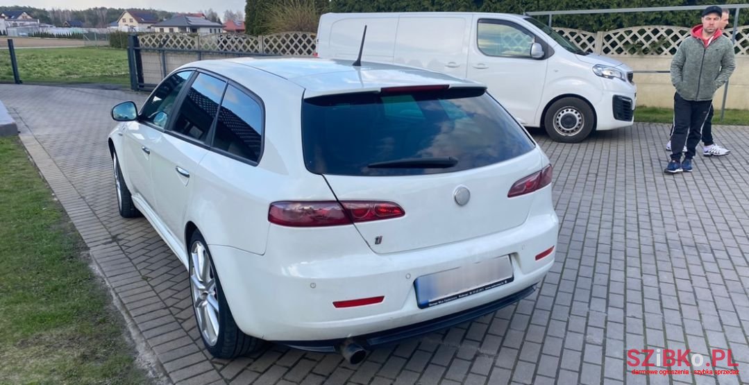 2008' Alfa Romeo 159 photo #3