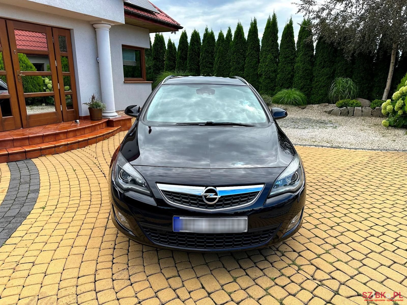 2012' Opel Astra photo #6