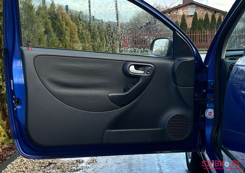2004' Opel Corsa photo #6
