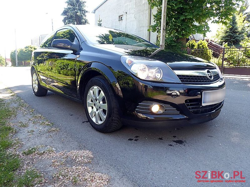 2007' Opel Astra Gtc 1.8 Black&White photo #6