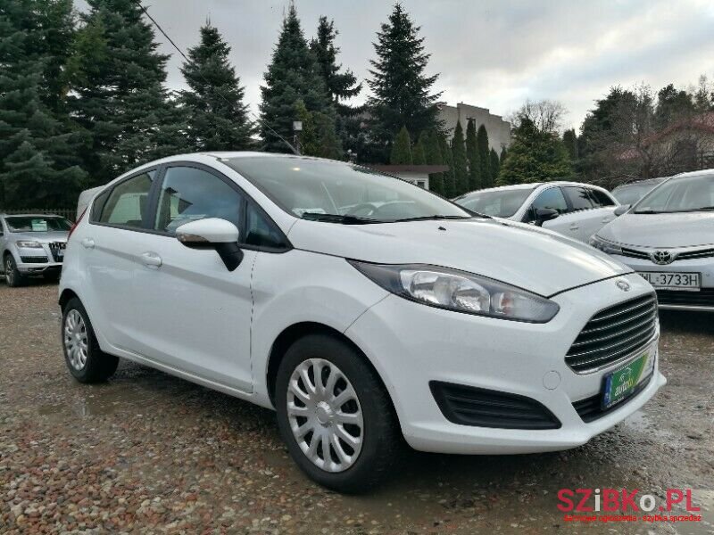 2015' Ford Fiesta photo #3