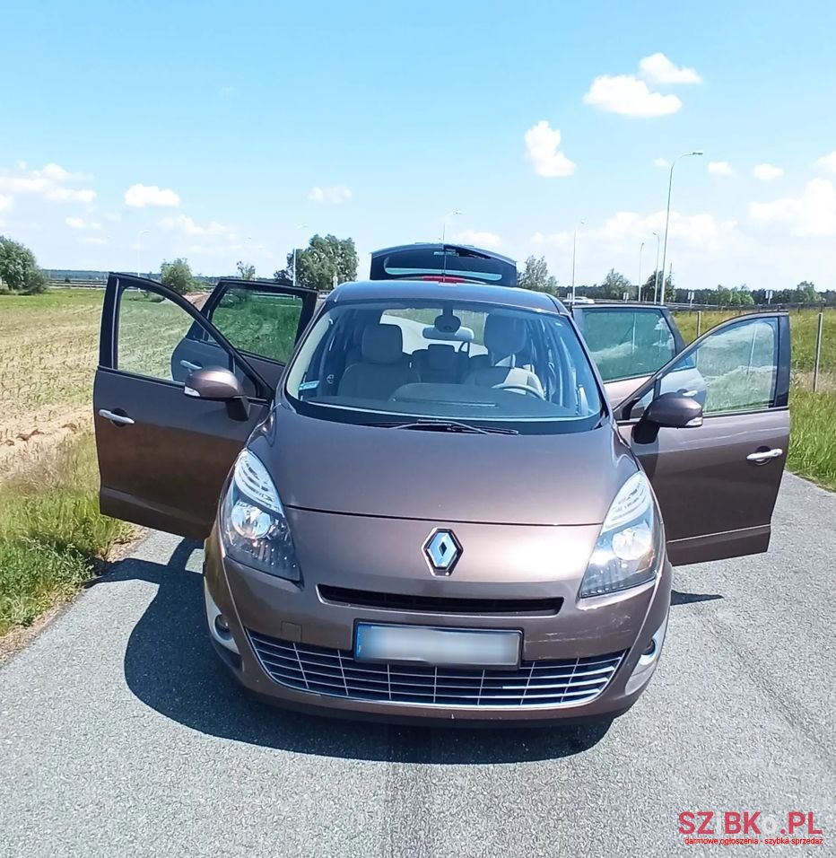 2009' Renault Scenic 1.9 Dci Privilege photo #6