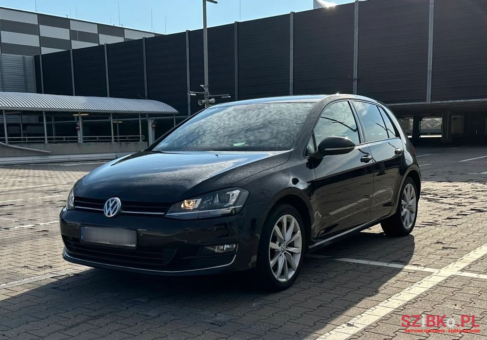 2014' Volkswagen Golf photo #1