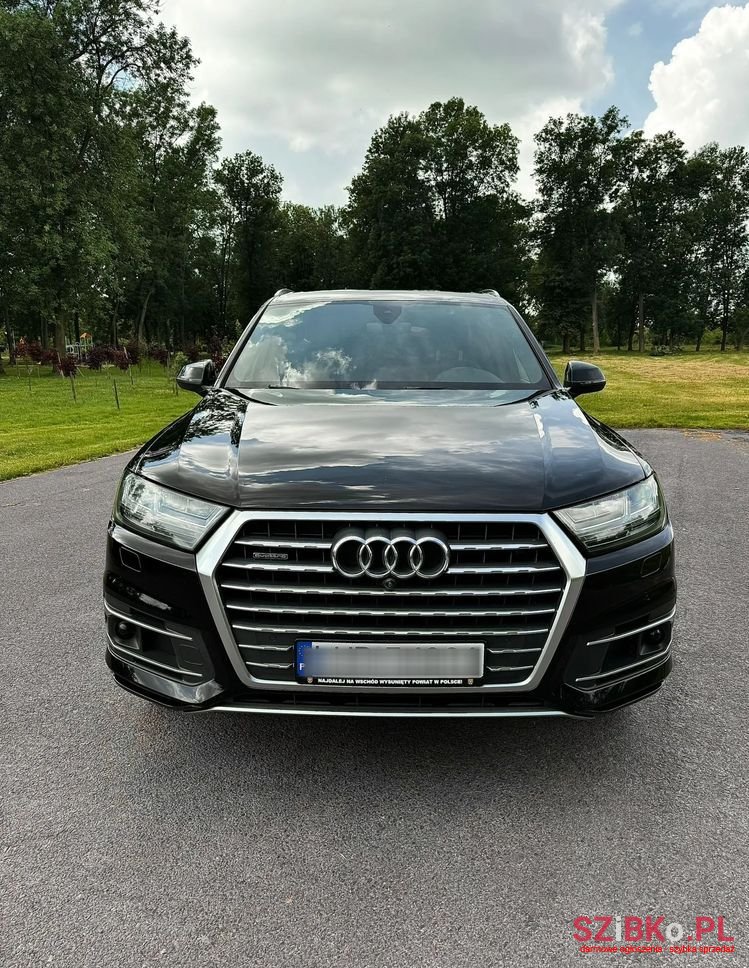 2016' Audi Q7 photo #6