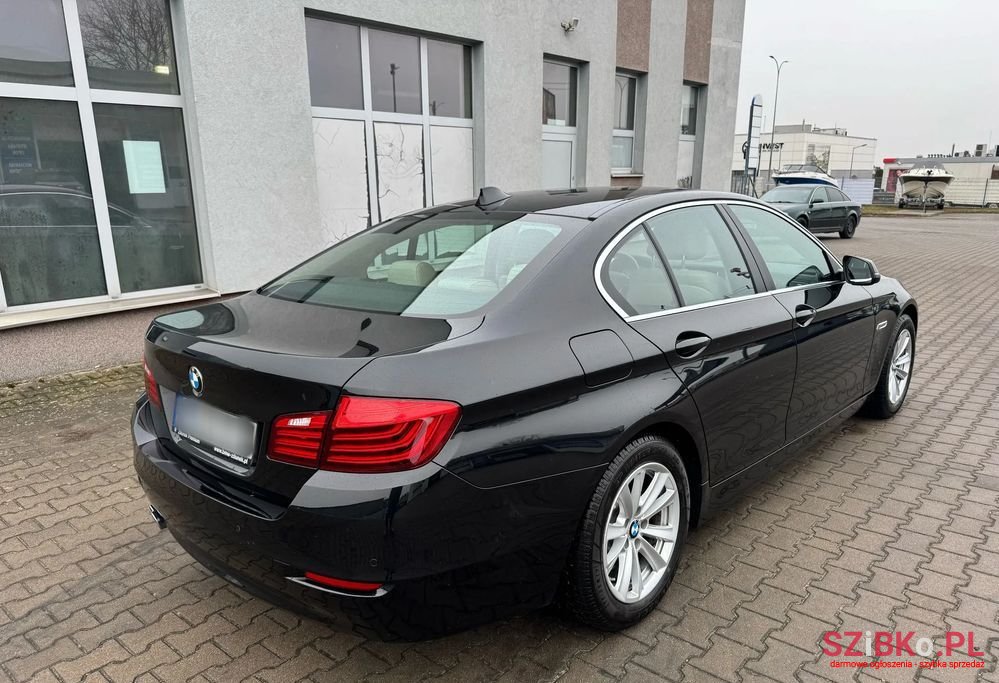2015' BMW 5 Series 520D Xdrive photo #2