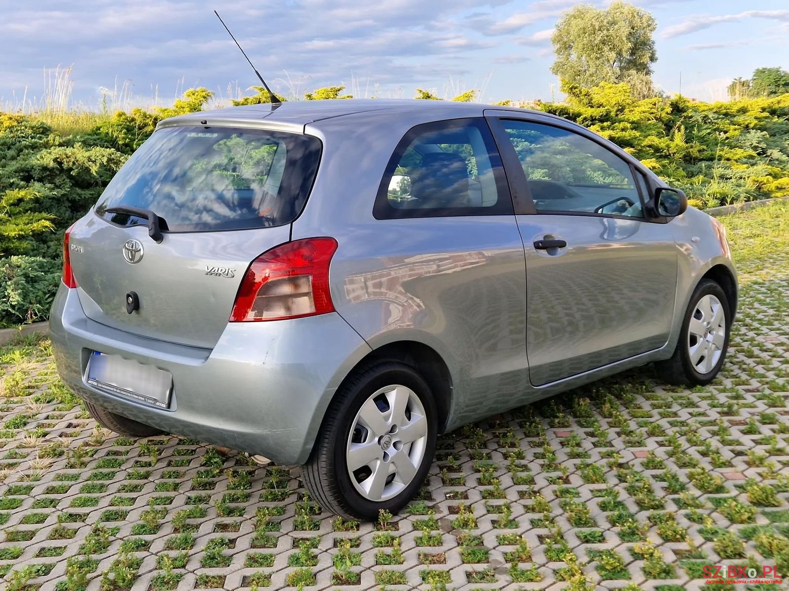 2007' Toyota Yaris photo #2