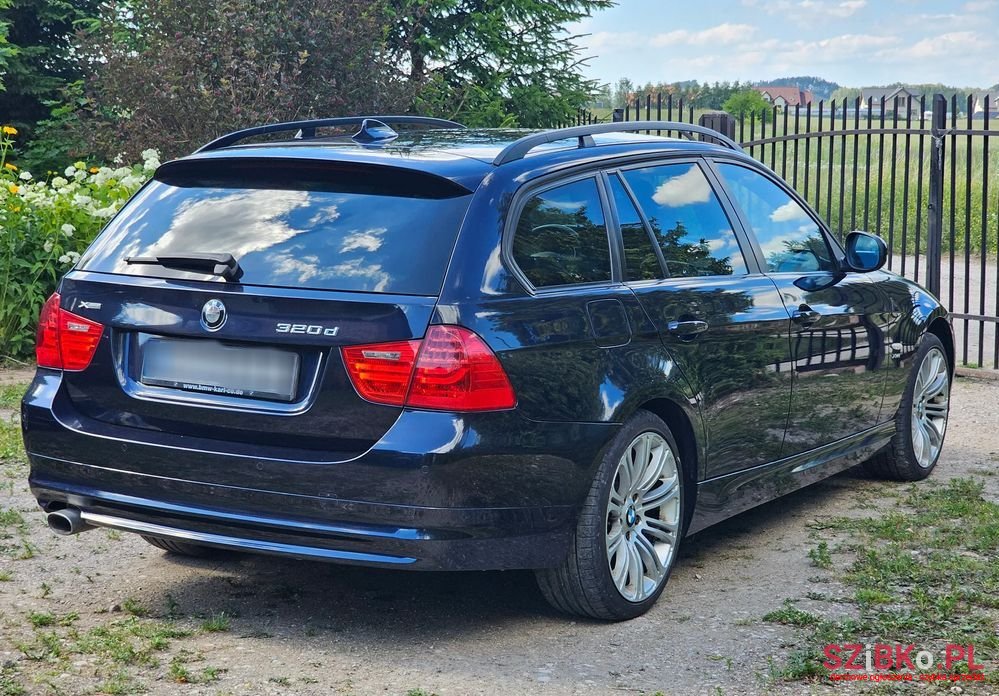 2009' BMW 3 Series photo #4