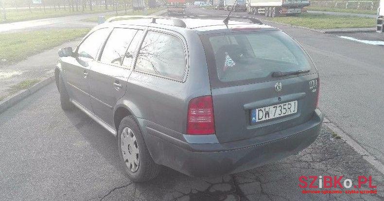 2004' Skoda Octavia photo #2