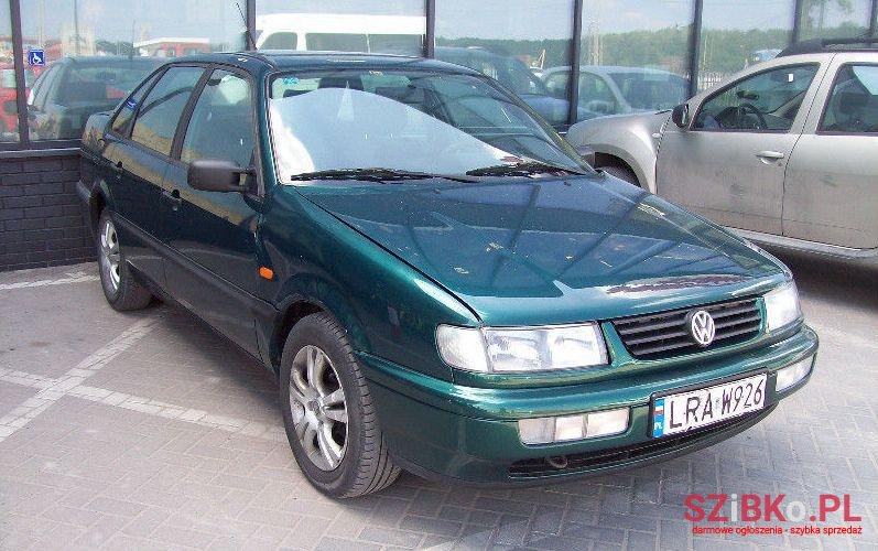 1995' Volkswagen Passat photo #3