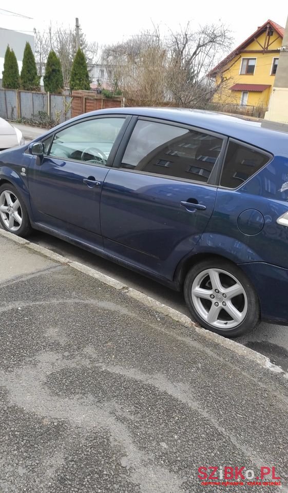 2006' Toyota Corolla Verso photo #2