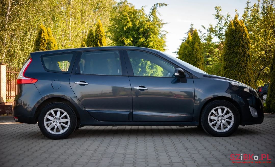 2011' Renault Grand Scenic photo #4