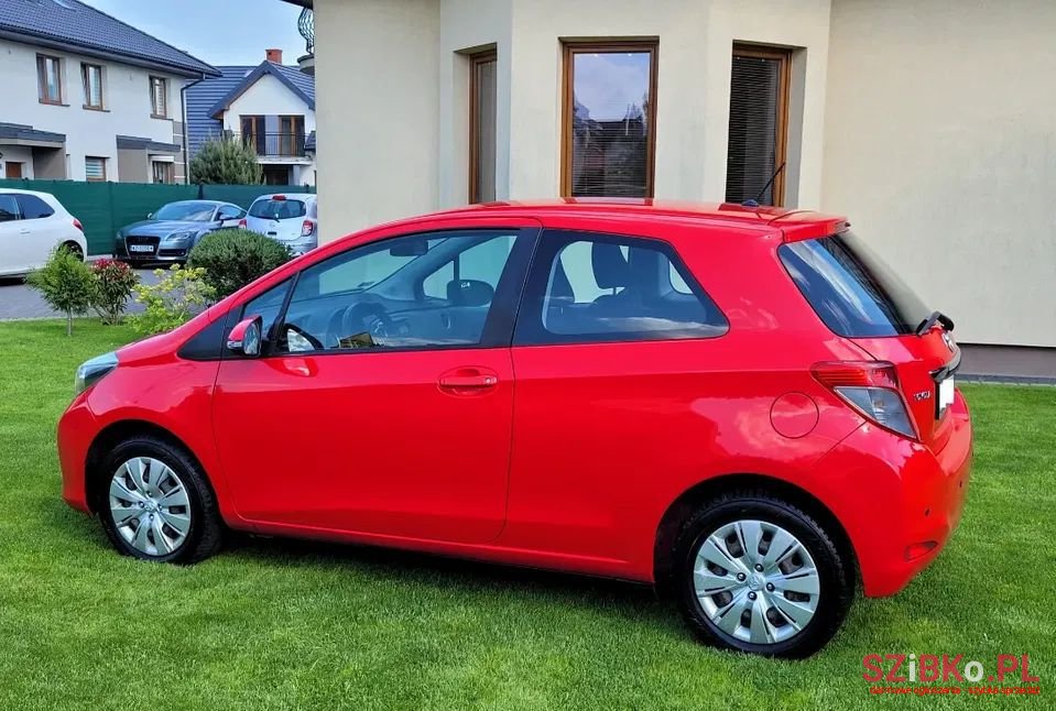 2013' Toyota Yaris photo #6