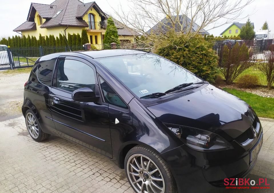 2008' Mitsubishi Colt photo #1