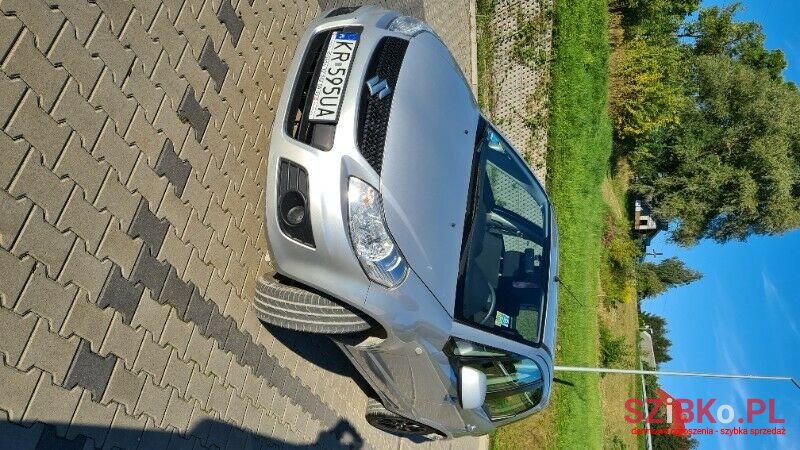 2012' Suzuki SX4 photo #3
