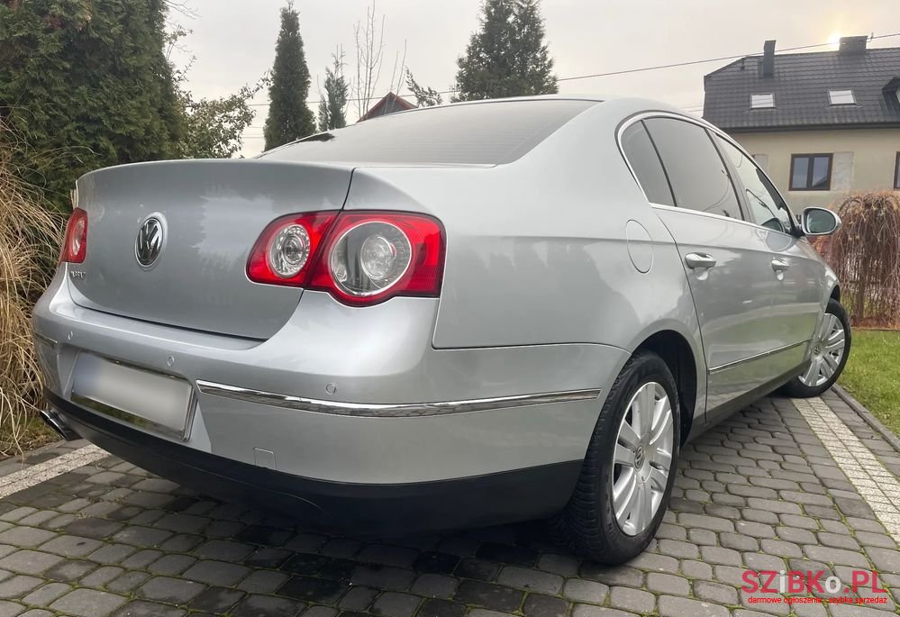 2007' Volkswagen Passat photo #4