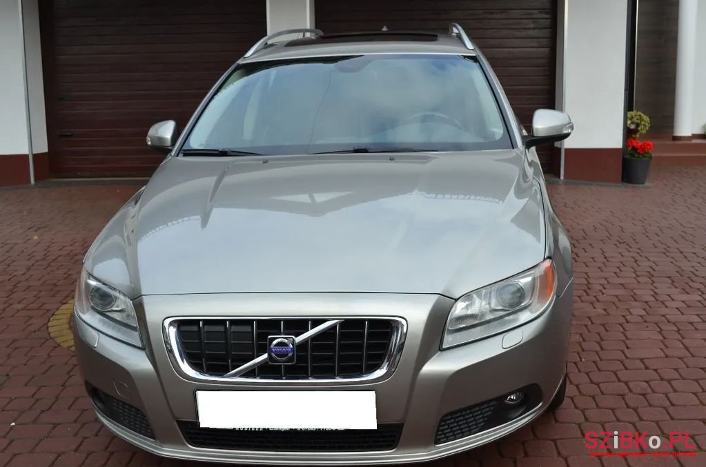 2007' Volvo V70 photo #2