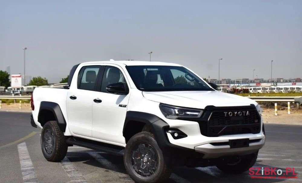 2024' Toyota Hilux photo #2