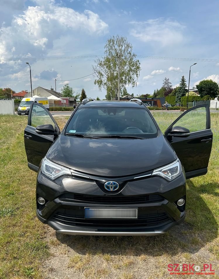 2017' Toyota RAV4 photo #6