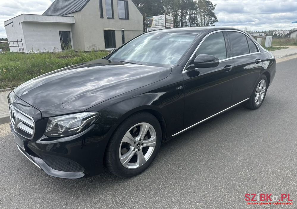 2017' Mercedes-Benz E-Class 220 D photo #2