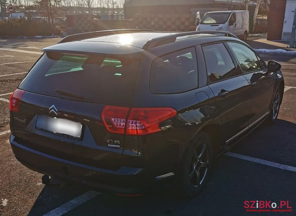 2010' Citroen C5 Tourer photo #4