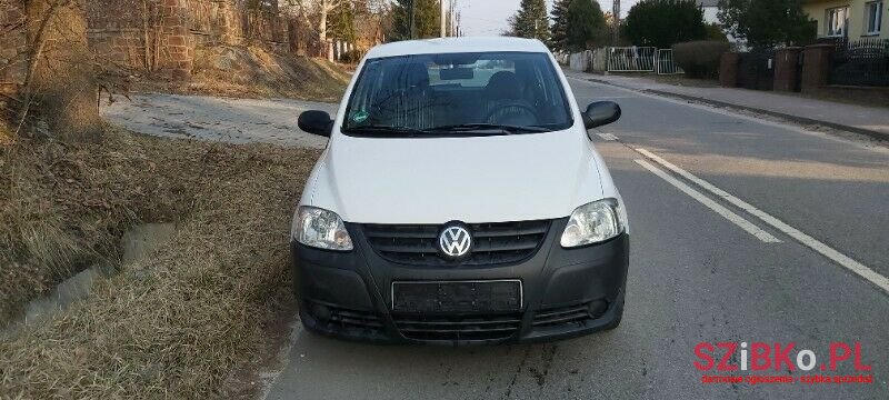 2010' Volkswagen Fox photo #3