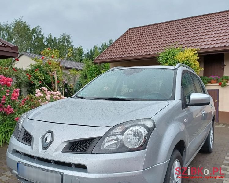 2010' Renault Koleos 2.0 Dci 4X4 Bose Edition photo #2