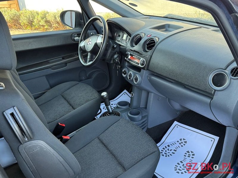 2012' Mitsubishi Colt photo #6