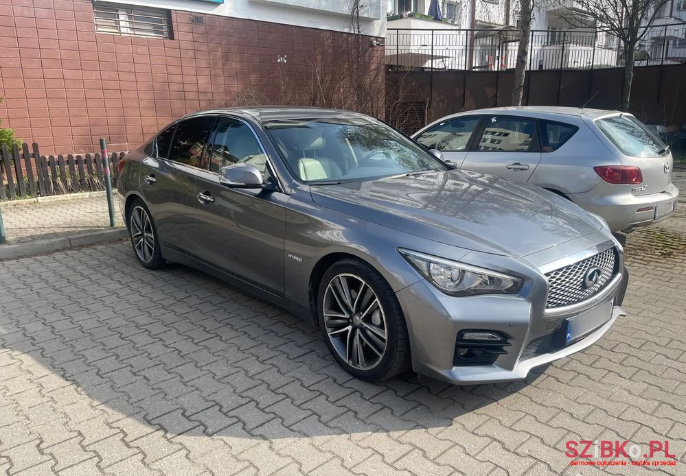 2017' Infiniti Q50 photo #3