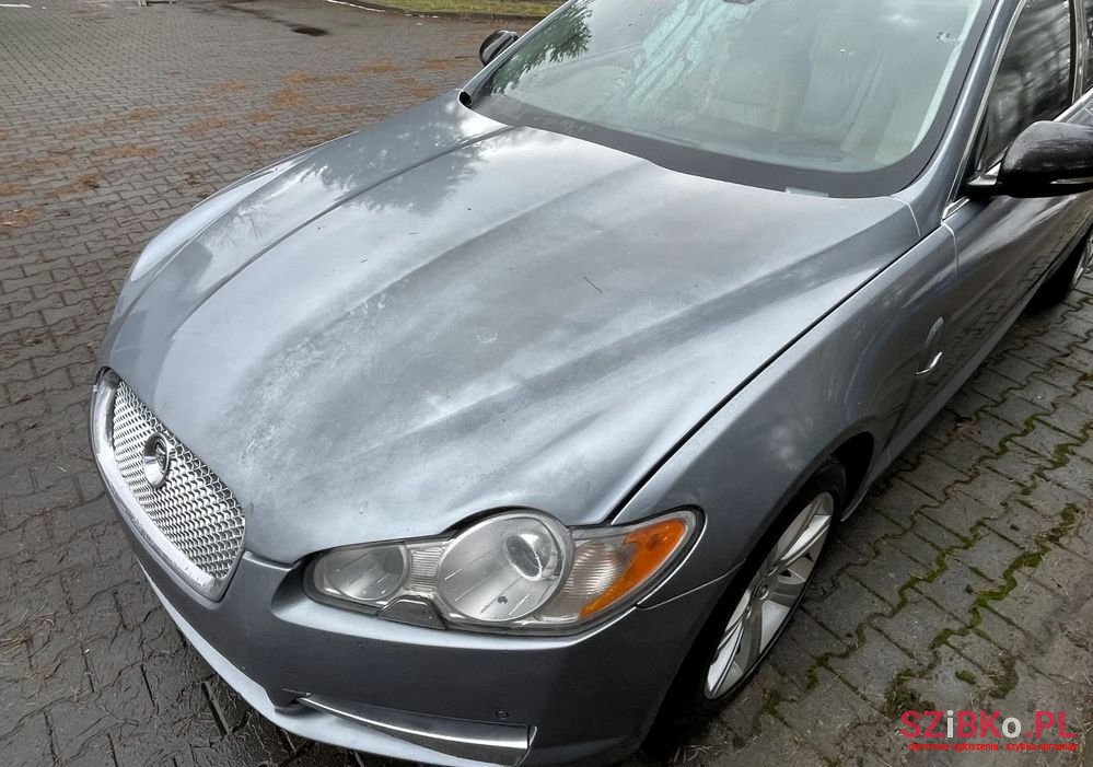 2010' Jaguar XF 3.0 V6 D Luxury photo #4