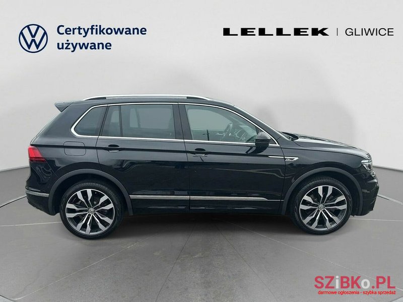 2019' Volkswagen Tiguan photo #3