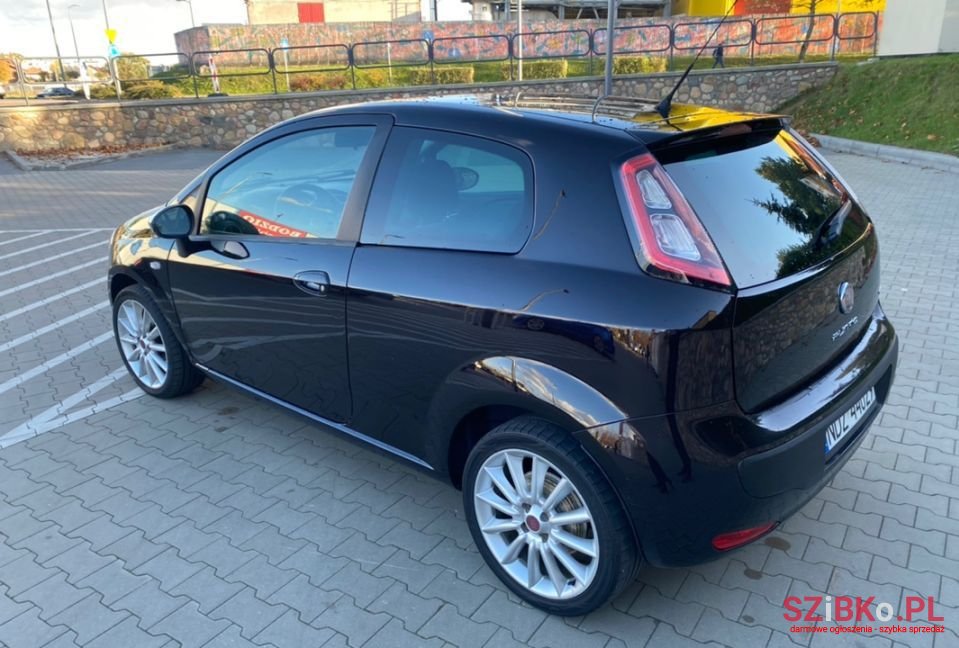 2009' Fiat Punto Evo photo #3