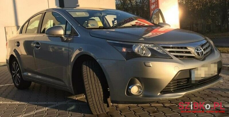 2012' Toyota Avensis photo #1