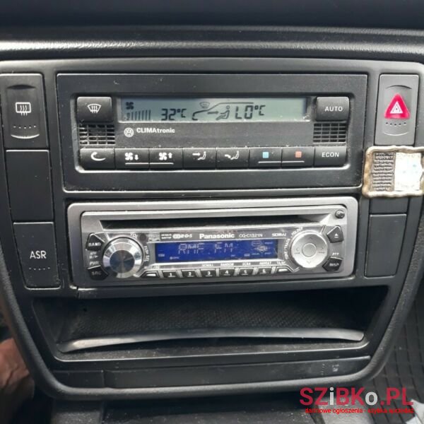 2000' Volkswagen Passat photo #5