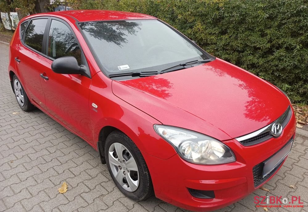 2010' Hyundai i30 1.4 Base photo #3