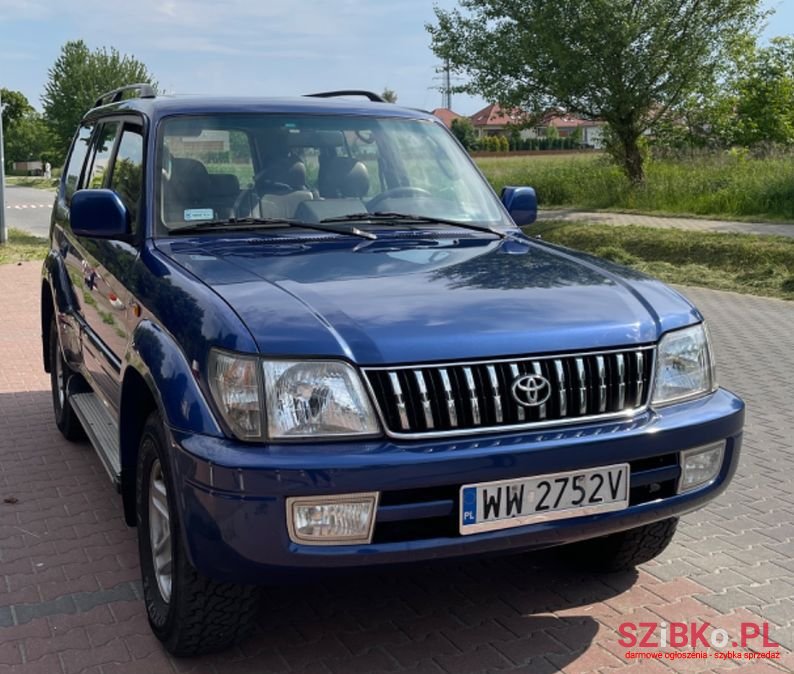 2001' Toyota Land Cruiser photo #3