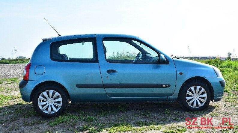 2002' Renault Clio photo #1