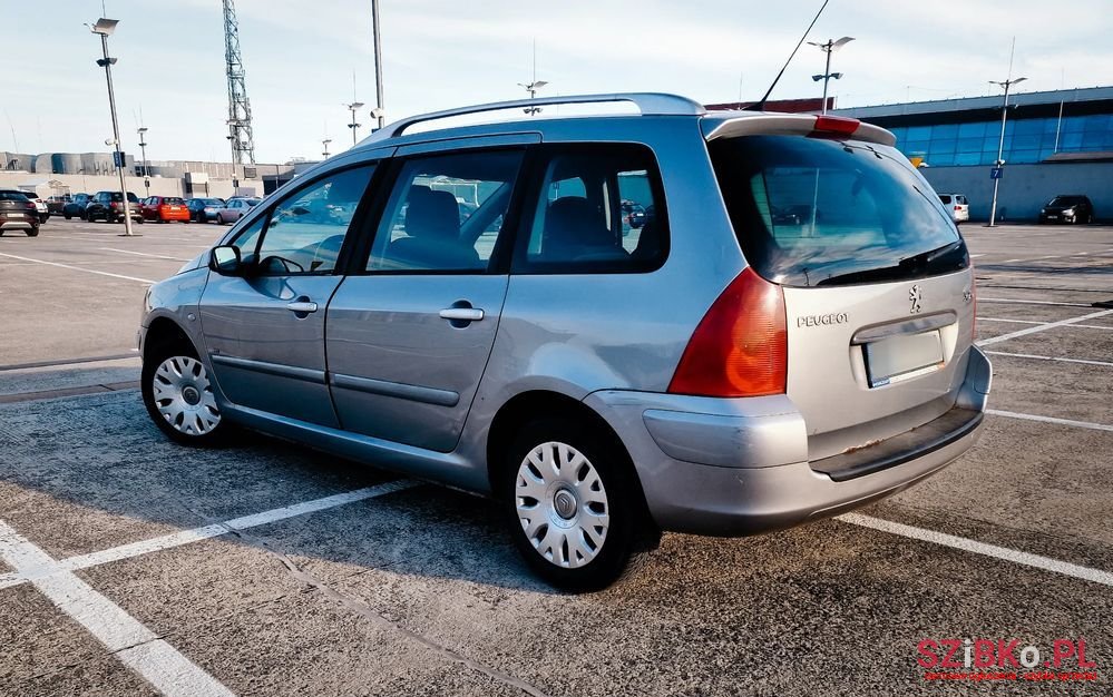 2004' Peugeot 307 1.6 Hdi Premium photo #3