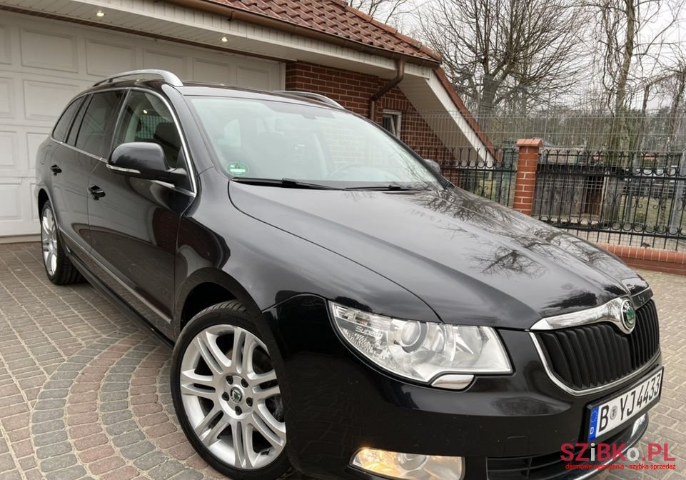 2011' Skoda Superb Comfort photo #2