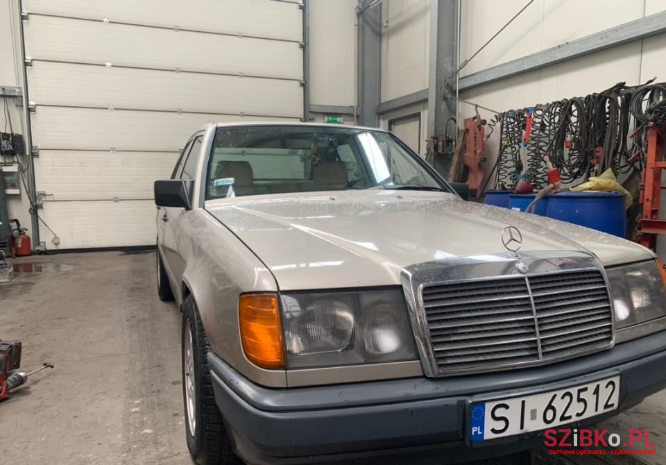 1988' Mercedes-Benz W124 photo #1
