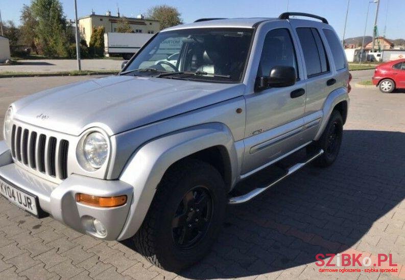 2004' Jeep Cherokee Liberty photo #3