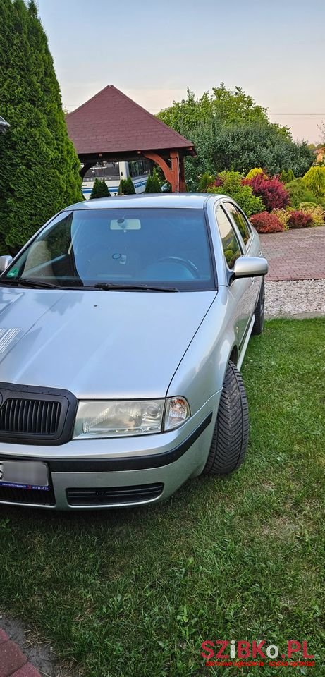 2002' Skoda Octavia photo #3