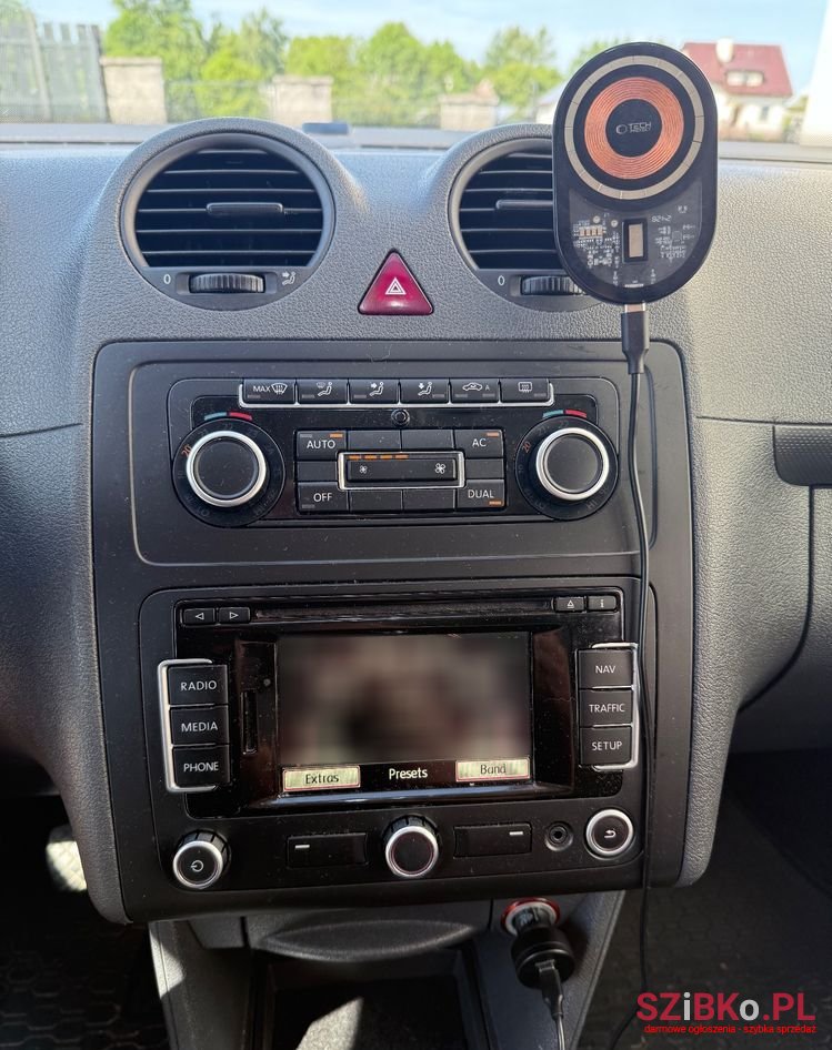 2011' Volkswagen Caddy photo #6