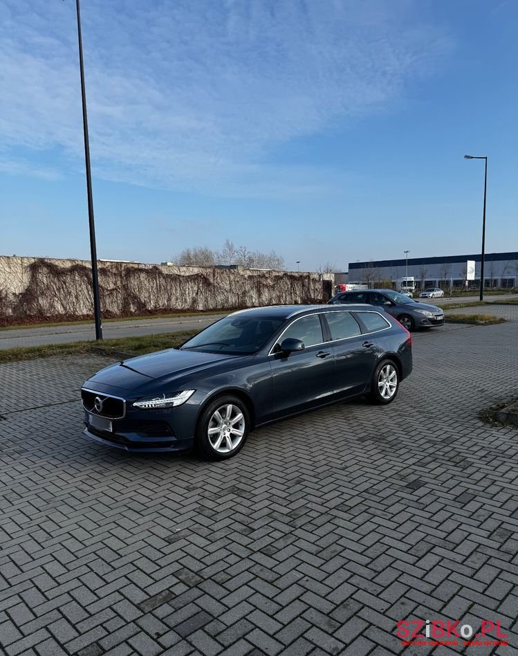 2018' Volvo V90 D3 Geartronic Momentum photo #5