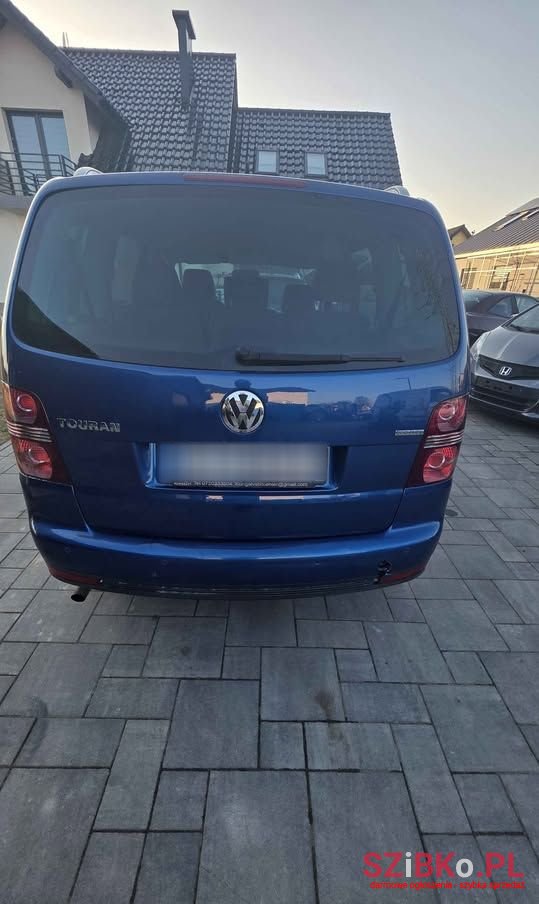 2009' Volkswagen Touran photo #2