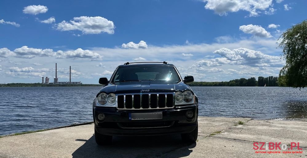 2007' Jeep Grand Cherokee photo #4
