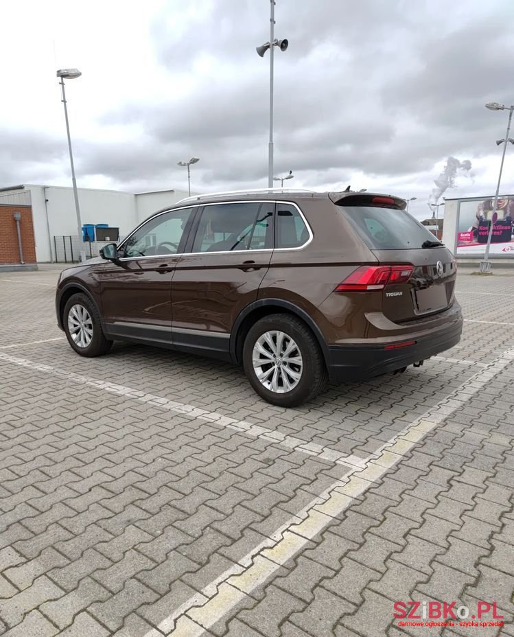 2016' Volkswagen Tiguan photo #6