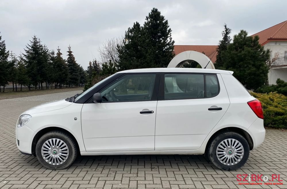 2009' Skoda Fabia 1.4 Tdi Classic photo #2