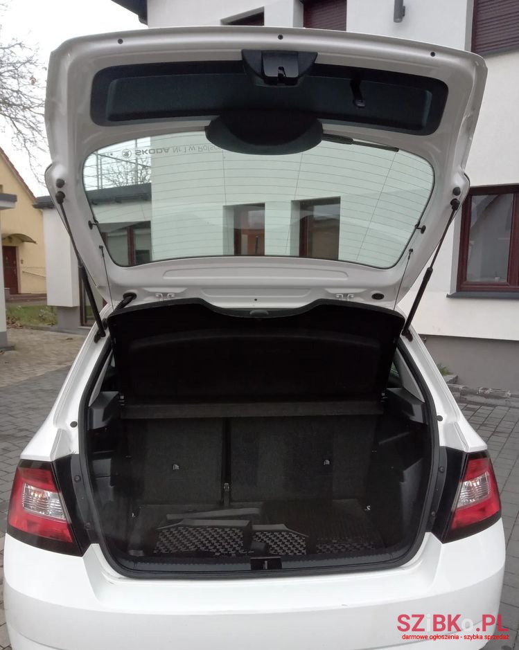 2016' Skoda Fabia 1.0 Active photo #5