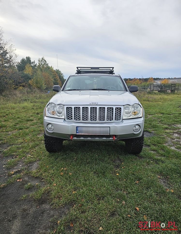 2005' Jeep Grand Cherokee photo #1